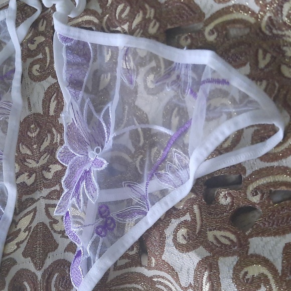 Transparent set lingery with flowers pattern - Picture 3 of 4